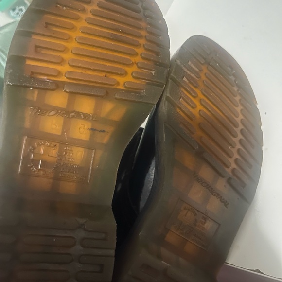 doc martens size 7 women’s Shiney lace up boots - Picture 4 of 4